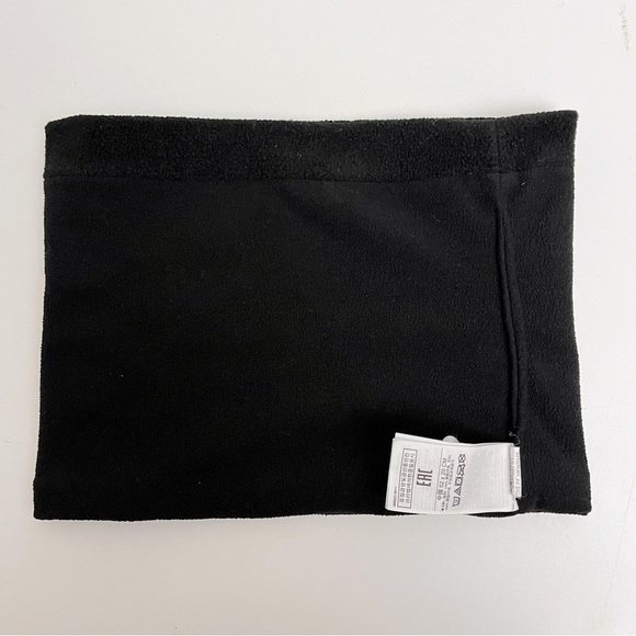 GAP X Disney Mickey Mouse Embroidered Black Neck Gaiter Scarf Kids One Size - Picture 4 of 10